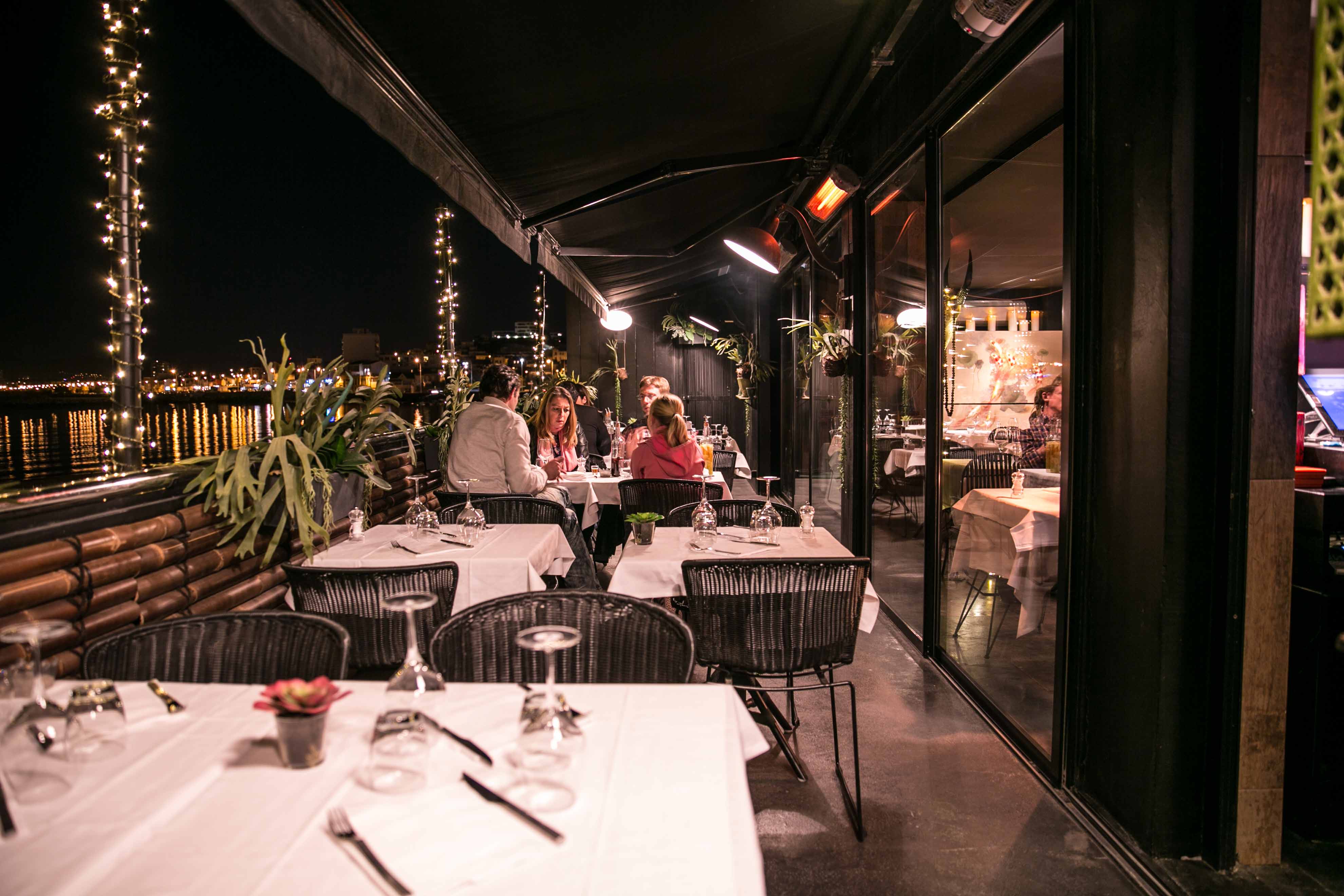 Restaurant en bord de mer avec terrasse à la Pointe rouge